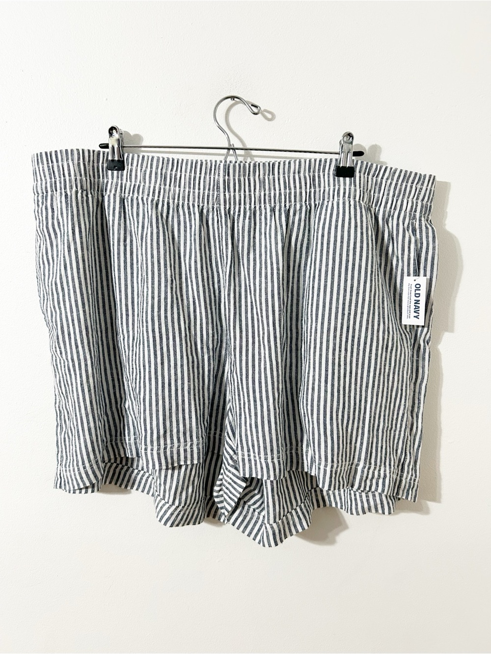 NWT Old Navy Striped Elastic Waist Shorts Blue And White Vertical Stripe Pull On